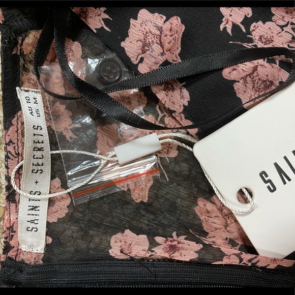 Saints & secrets dress - Picture 8 of 8